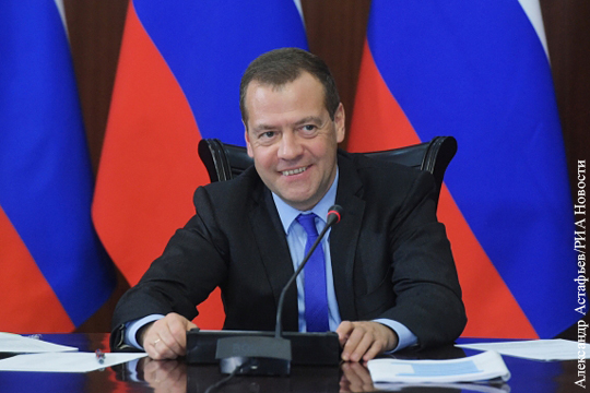 Медведев: Сложную страницу в отношениях с Турцией удалось перевернуть