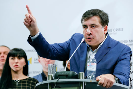Саакашвили заявил о желании уволить половину чиновников на Украине
