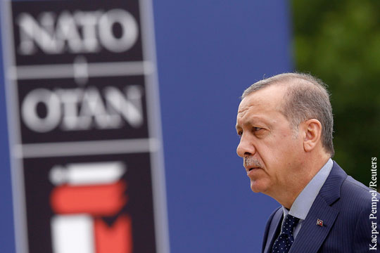 Пресса узнала о назначении Турцией на посты в НАТО пророссийских офицеров