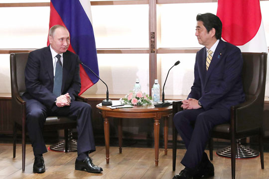 Путин с Абэ «с глазу на глаз» обсуждают мирный договор