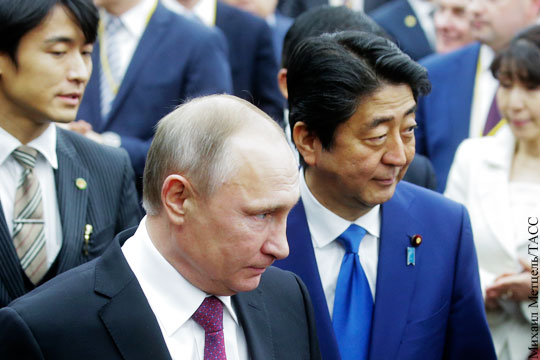 Большинство японцев негативно оценили итоги переговоров Путина и Абэ