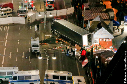 Жертвами наезда грузовика на толпу в Берлине стали девять человек