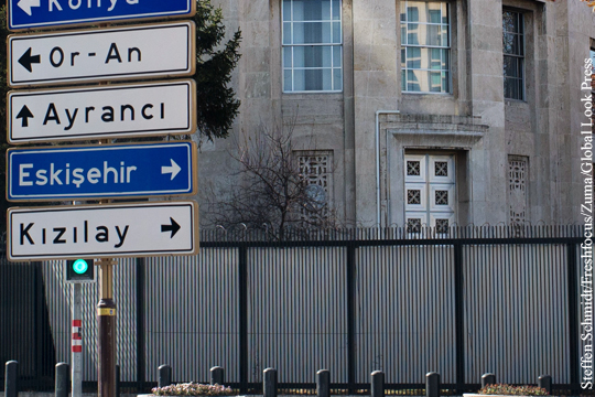 Посольство США в Анкаре закрыли после стрельбы