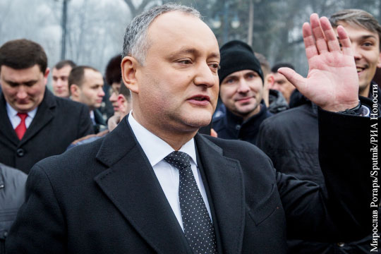 Додон отправил в отставку «флиртовавшего с НАТО» министра обороны Молдавии