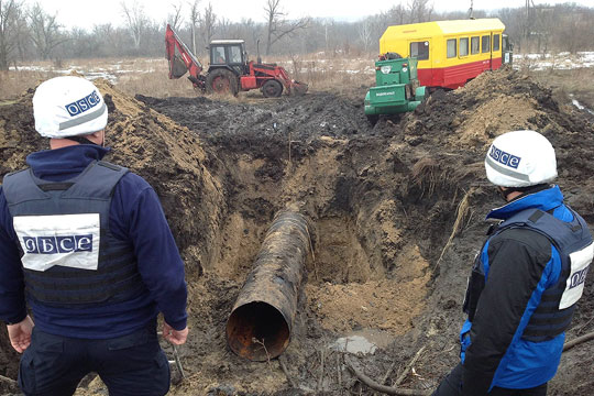 Без водоснабжения остались четверть миллиона жителей Луганска