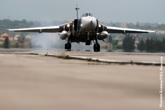 Первые шесть Су-24 вернулись из Сирии в Россию