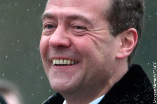 Медведев пообещал СМИ больше «лайков» от властей