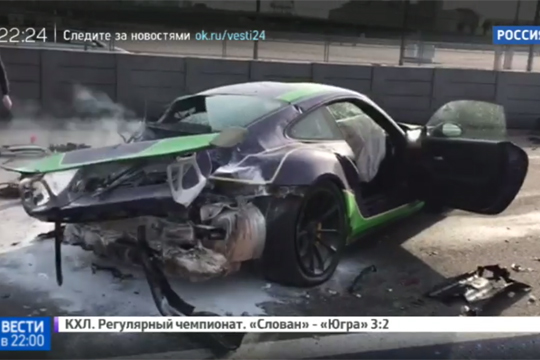 Иномарки за несколько миллионов рублей разбили на трассе «Формулы-1» в Сочи (видео)