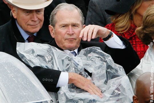 В соцсетях появились шутки о «сражении» Буша с дождевиком
