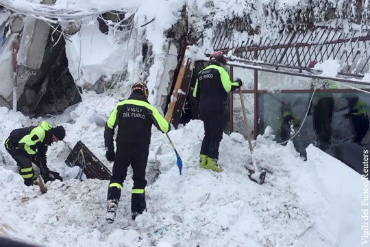 В накрытом лавиной итальянском отеле погибли шесть человек