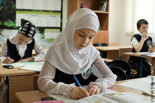 Россияне высказались о допустимости ношения хиджаба в школах