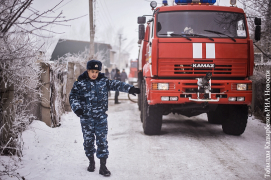 В Новой Москве загорелся автомобиль с заблокированными внутри людьми