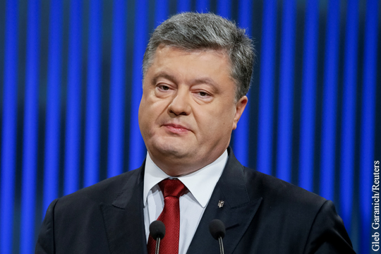 Опрос: Порошенко не доверяют почти 70% украинцев