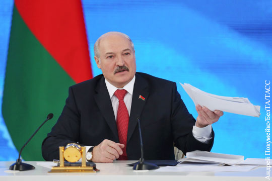 Лукашенко попросил у России 20 самолетов вместо авиабазы