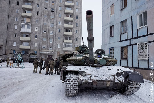 Киев заявил о боях по всей линии соприкосновения в Донбассе