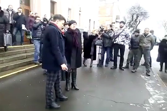 Савченко не пустили на завод в Виннице с криками «Позор кремлевским агентам!»
