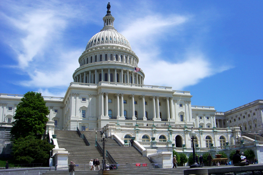 Сенаторы США внесли законопроект, усложняющий снятие санкций против России