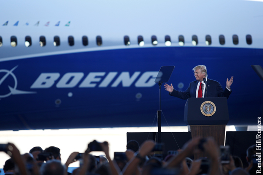 СМИ возмутились шуткой Трампа на презентации нового Boeing