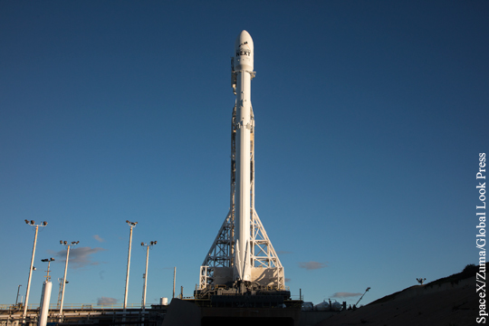 Запуск ракеты-носителя Falcon 9 в США отменили за несколько секунд до старта