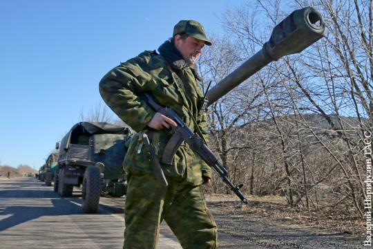 ДНР начала отвод тяжелого вооружения от линии соприкосновения