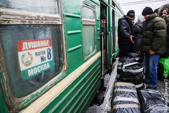Обратный въезд в Россию собрались разрешить 200 тыс. нарушителей из Таджикистана