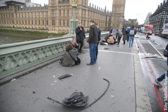 Устроивший стрельбу на Вестминстерском мосту ликвидирован полицией