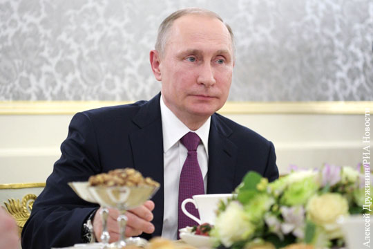 Путин остался доволен игрой актеров спектакля «Последняя жертва»