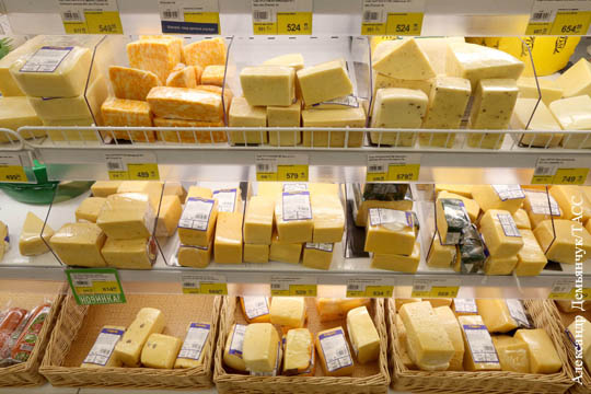 Россия запретила ввоз пяти марок белорусского сыра