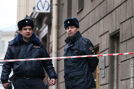 На станции метро в Петербурге обезвредили бомбу