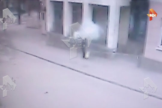 В Сети появилось видео взрыва у здания школы в центре Ростова-на-Дону