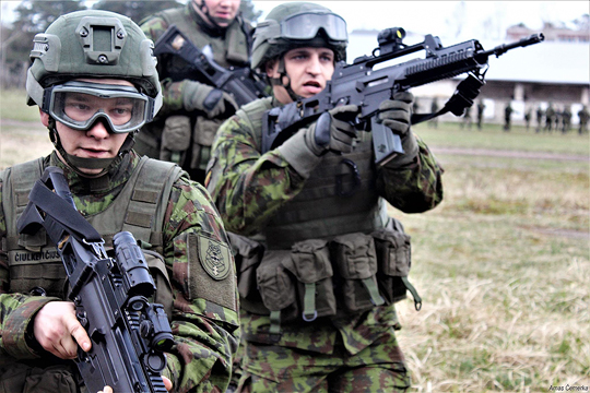 Литовские силовики отработали отражение атаки «зеленых человечков»
