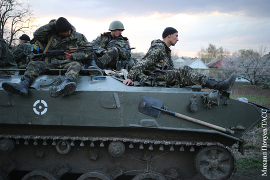 Порошенко пообещал в случае обострения в Донбассе выдвинуть на передовую танки