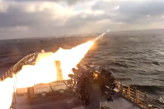 Фрегат «Адмирал Макаров» поразил реальную воздушную мишень из ЗРК «Штиль»