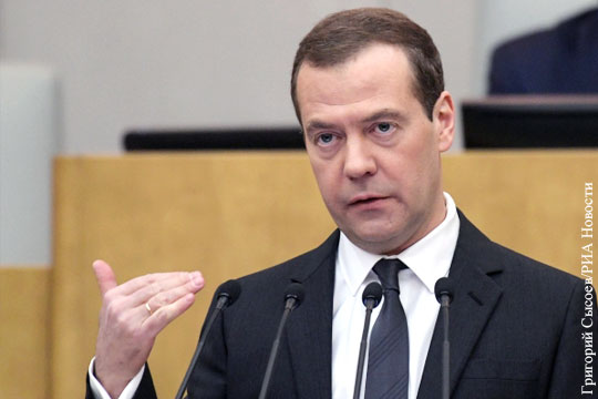 Медведев призвал не комментировать сомнительные продукты политических проходимцев