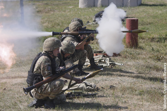 Украинские военные начали учения вблизи границы с Крымом