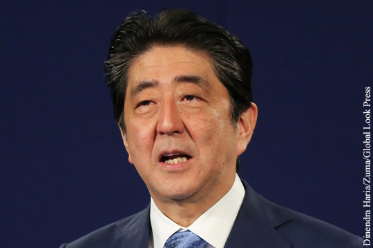 Абэ подтвердил намерение решить вопрос мирного договора с Россией