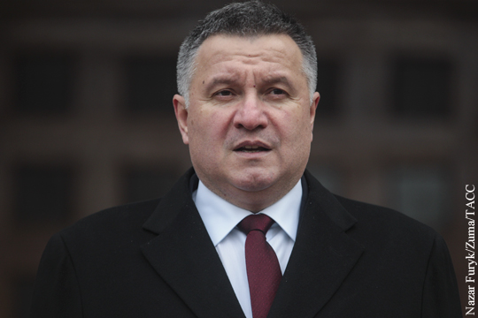 Аваков сообщил об отказе Интерпола в розыске Яценюка