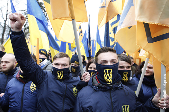 В украинской Виннице на участников первомайского митинга напали националисты