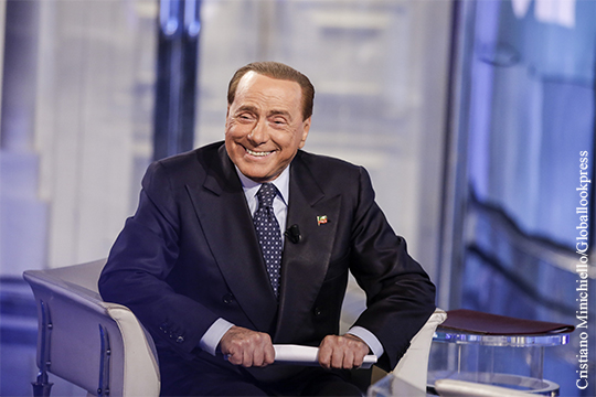 Берлускони пошутил о возрасте первой леди Франции