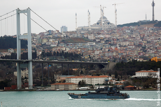 Турецкая разведка заявила о возможном нападении ИГ на корабли ВМФ России в Босфоре