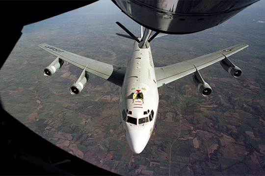 Китайские Су-30 перехватили самолет ВВС США для обнаружения ядерных испытаний