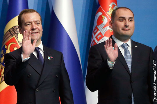 Вице-премьер Грузии объяснил фото рядом с Дмитрием Медведевым