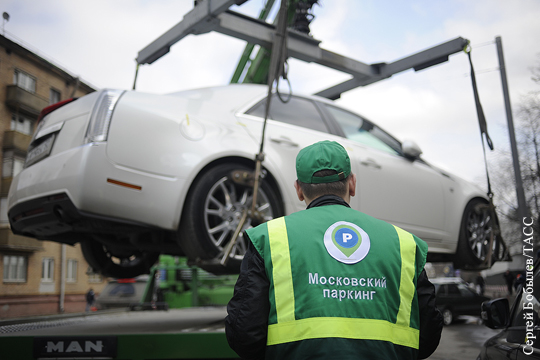 Машины без номеров в Москве будут эвакуировать в рамках борьбы с терроризмом