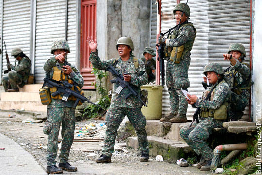 Военным пока не удалось выбить исламистов из филиппинского Марави