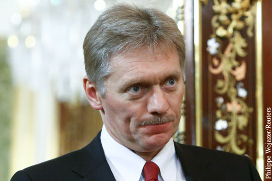 Кремль прокомментировал резкое высказывание Макрона в адрес RT и Sputnik