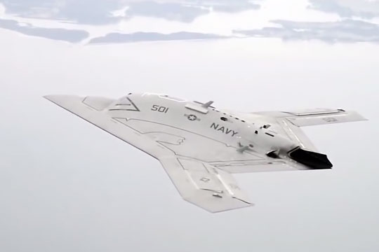 США создают палубный беспилотник-дозаправщик для увеличения мощи авианосцев