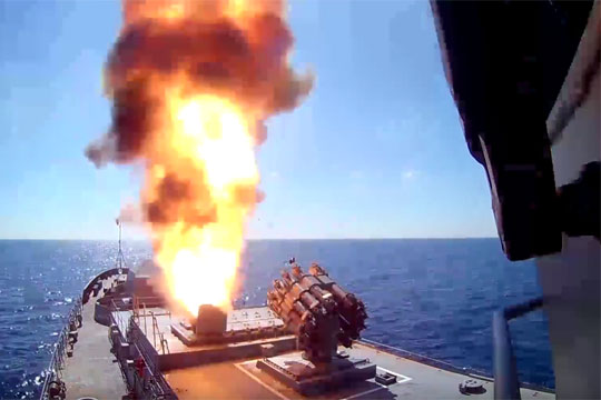Фрегат и подлодка ВМФ России осуществили пуски ракет по объектам ИГ в районе Пальмиры
