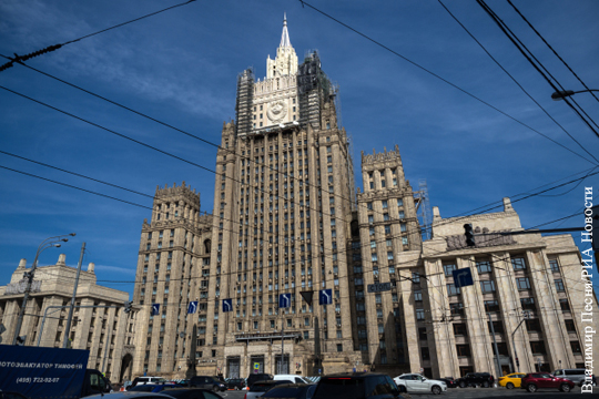 Москва обвинила коалицию США в нарушении международного права при ударе по Ат-Танфе