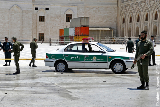 Число жертв теракта в Иране увеличилось до 16 человек
