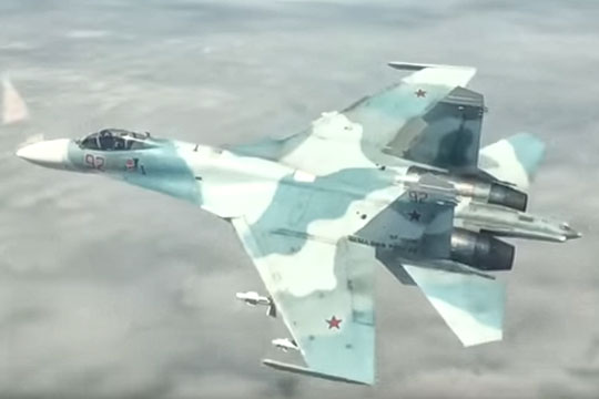 Опубликовано видео перехвата американского бомбардировщика российским Су-27